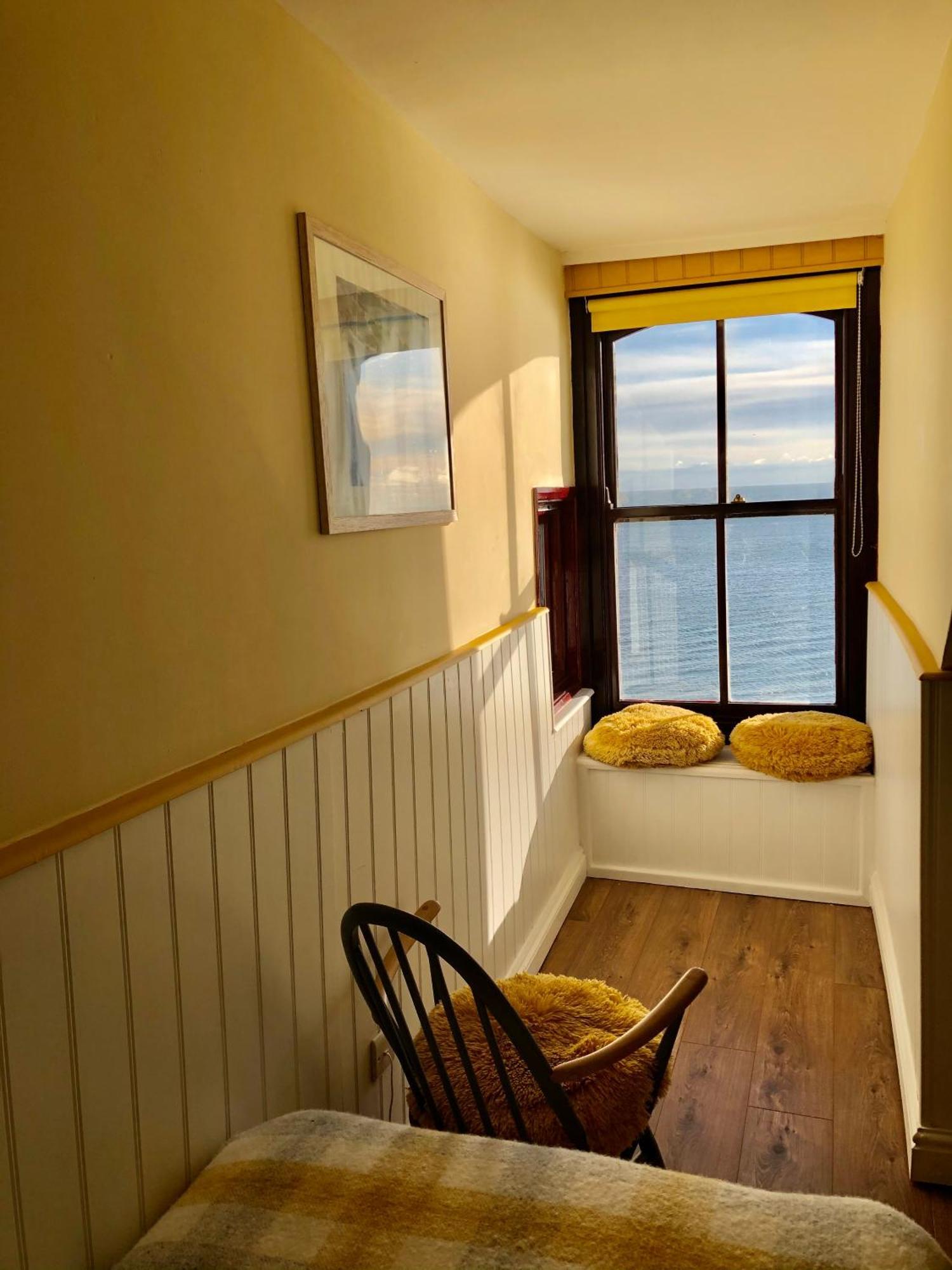 No: 1 The Esplanade Guest Accommodation. Tenby Exterior foto