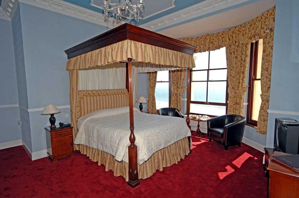 No: 1 The Esplanade Guest Accommodation. Tenby Exterior foto