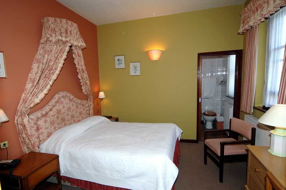 No: 1 The Esplanade Guest Accommodation. Tenby Exterior foto